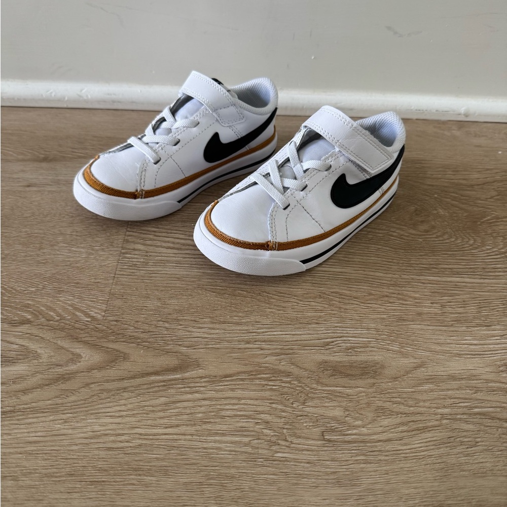 Kids Nike Court Legacy- *LIKE NEW* Size 9C